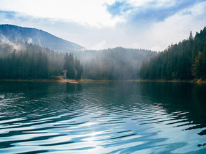 озеро Синевир в тумане